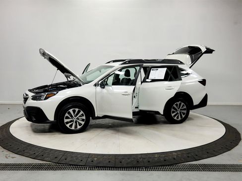 Used 2021 Subaru Outback Premium image 12