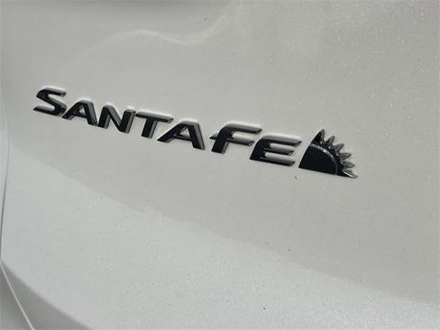 Used 2023 Hyundai Santa Fe SEL w/ Premium Package image 17