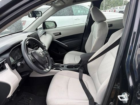 Used 2024 Toyota Corolla Cross L AWD/4WD image 2