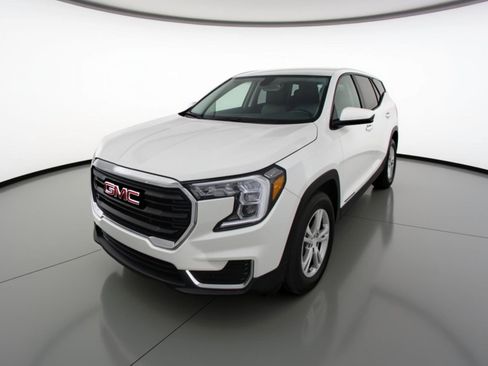 Used 2024 GMC Terrain SLE FWD image 3