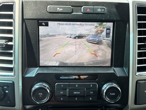Used 2015 Ford F150 Lariat RWD image 19