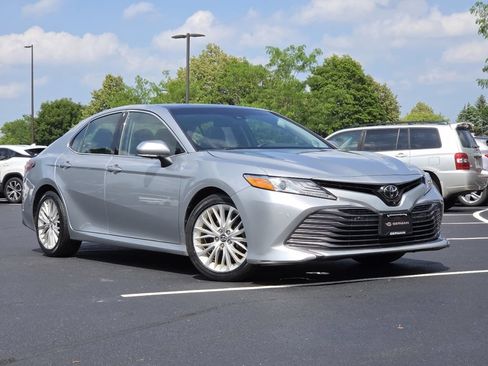 Used 2018 Toyota Camry XLE w/ Driver Assist Package FWD image 2