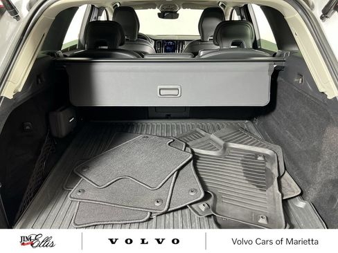 Used 2023 Volvo XC60 B5 Ultimate w/ Climate Package image 19