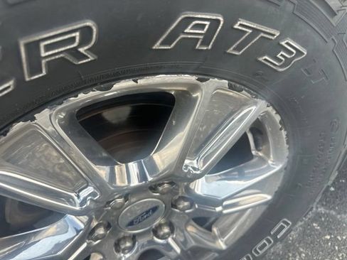 Used 2015 Ford F150 Lariat AWD/4WD image 8