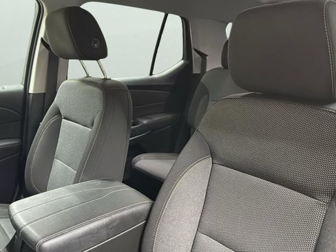 Used 2019 Chevrolet Traverse LT image 8
