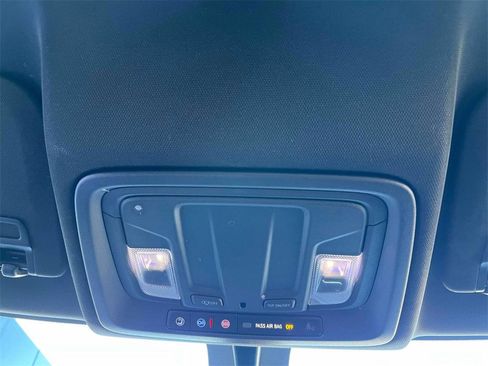 Used 2022 GMC Sierra 2500 AT4 image 33