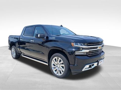 Used 2019 Chevrolet Silverado 1500 High Country w/ High Country Premium Package AWD/4WD image 7