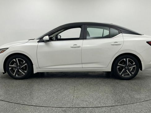 Used 2025 Nissan Sentra SV image 4