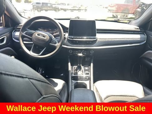 Certified 2025 Jeep Compass Latitude AWD/4WD image 15