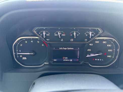 Used 2022 GMC Sierra 1500 Elevation w/ Preferred Package image 14