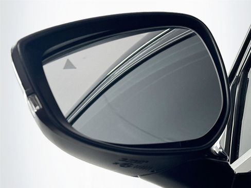Used 2022 MAZDA MAZDA3 s FWD image 5