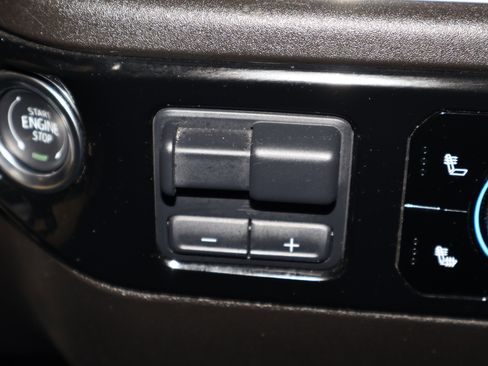 Used 2025 Chevrolet Silverado 1500 LT image 27