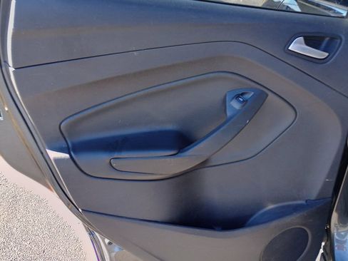 Used 2018 Ford Escape SEL image 17