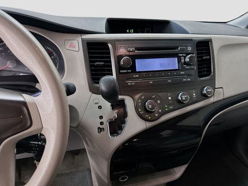 Used 2011 Toyota Sienna FWD image 24