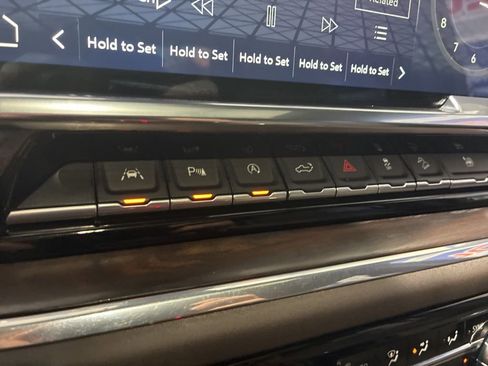 Used 2024 GMC Sierra 1500 SLT w/ SLT Premium Plus Package image 32