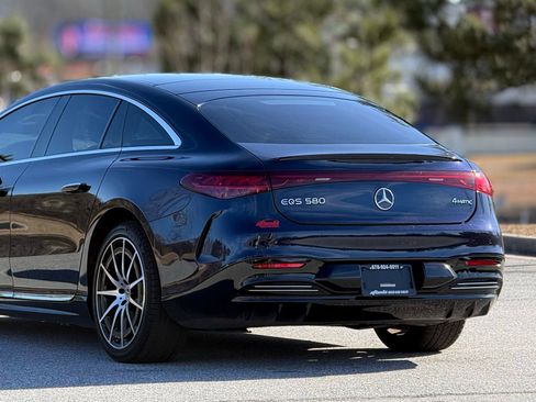 Used 2022 Mercedes-Benz EQS 580 580 w/ Exclusive Trim Package image 50