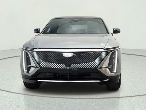 Used 2024 Cadillac Lyriq Luxury RWD image 2