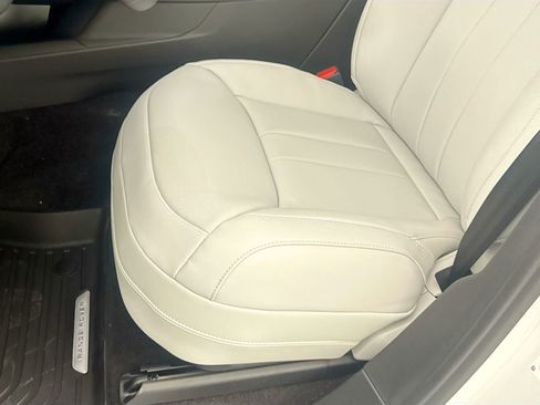 New 2026 Land Rover Range Rover Sport SE AWD/4WD image 19