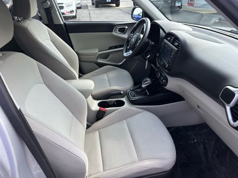 Used 2020 Kia Soul LX FWD image 24