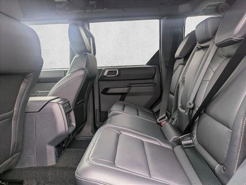 New 2026 Ford Bronco Outer Banks w/ Sasquatch Package AWD/4WD image 16