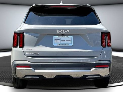 Used 2024 Kia Sorento S w/ Panoramic Sunroof Package FWD image 6