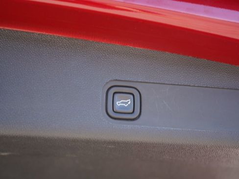 Used 2013 Chevrolet Tahoe LT image 25