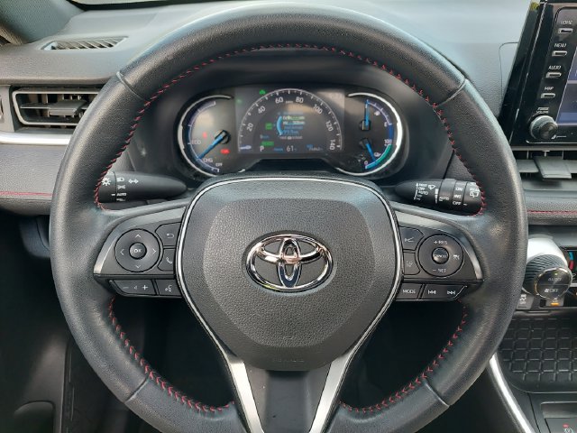 Used 2021 Toyota RAV4 SE w/ Weather & Moonroof Package AWD/4WD image 30