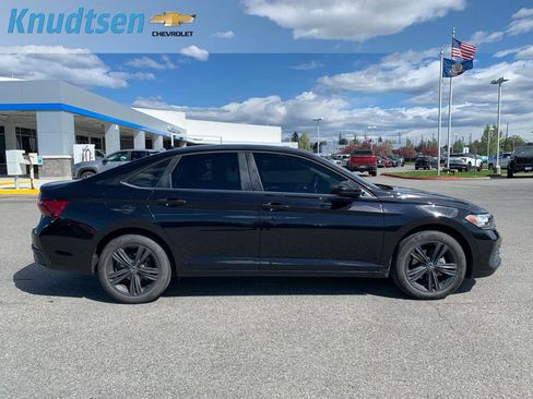 Used 2022 Volkswagen Jetta SE FWD image 8