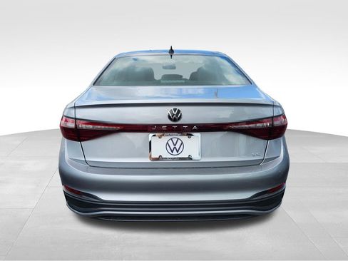 New 2025 Volkswagen Jetta SE image 5
