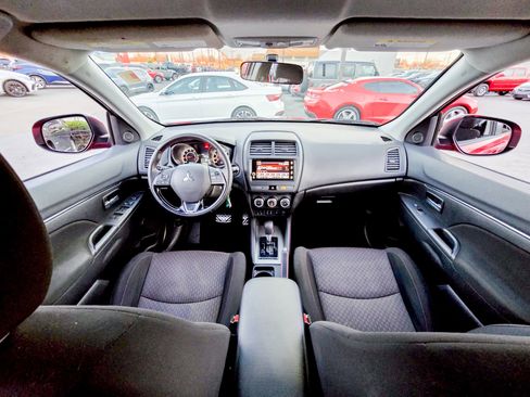 Used 2019 Mitsubishi Outlander Sport ES FWD image 2