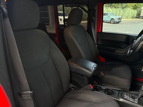Used 2018 Jeep Wrangler Unlimited Sport S AWD/4WD image 42