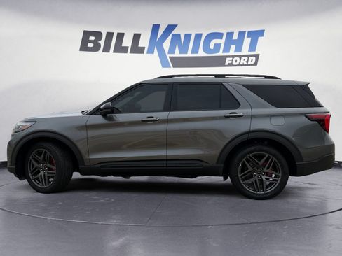 Certified 2026 Ford Explorer ST AWD/4WD image 2