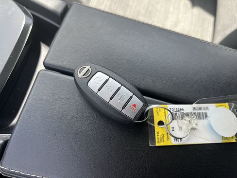 Used 2022 Nissan Rogue SV FWD image 37