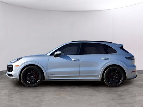 Used 2023 Porsche Cayenne GTS AWD/4WD image 2