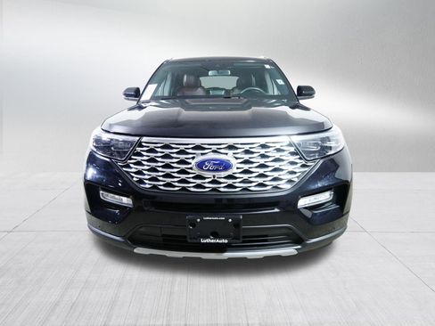 Used 2020 Ford Explorer Platinum w/ Premium Technology Package image 2