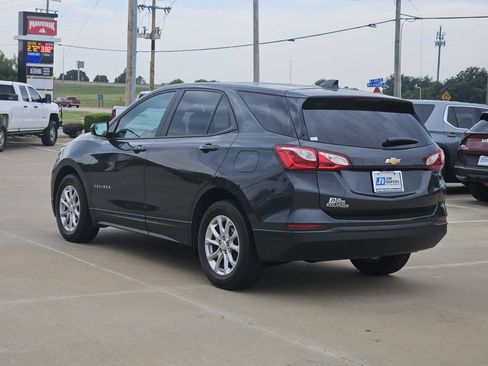 Used 2020 Chevrolet Equinox LS w/ LS Convenience Package FWD image 5