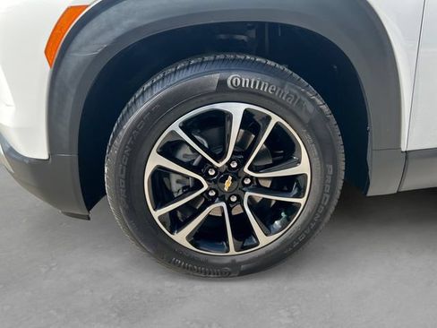 Used 2024 Chevrolet TrailBlazer LT w/ Driver Confidence Package FWD image 10