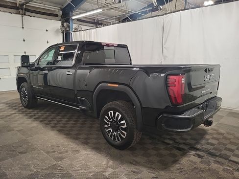 Used 2024 GMC Sierra 2500 Denali Ultimate AWD/4WD image 3