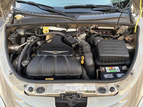 Used 2005 Chrysler PT Cruiser Limited FWD image 20