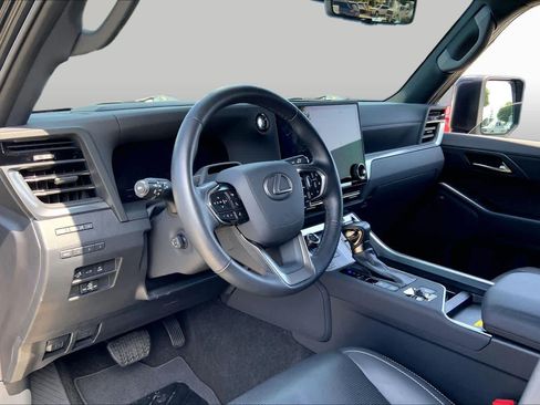 Used 2025 Lexus GX 550 w/ Cold Area Package AWD/4WD image 16