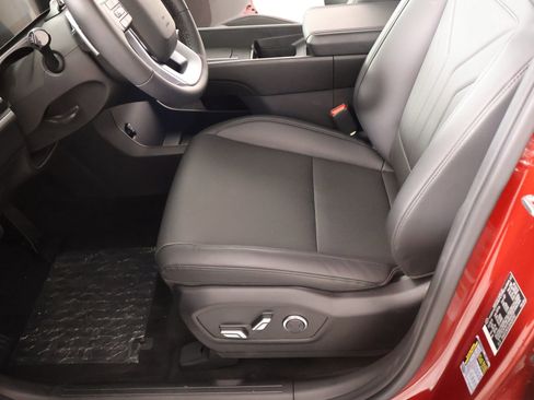 Used 2025 Hyundai Santa Fe SEL image 11