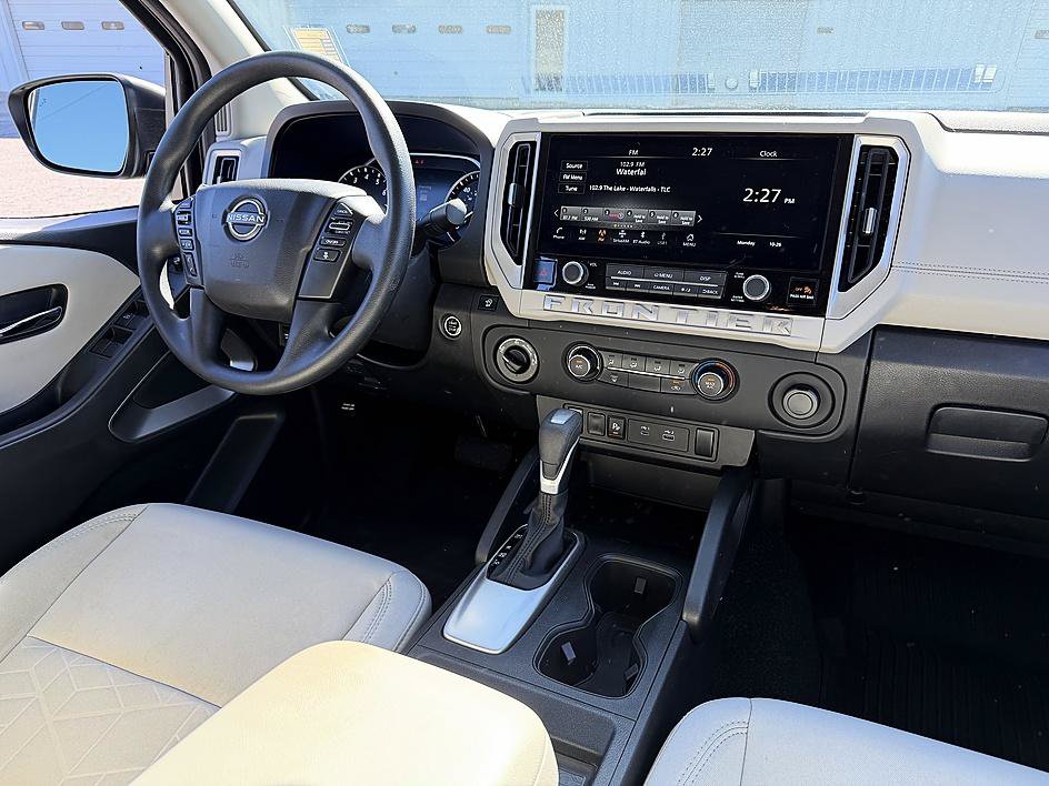 Used 2025 Nissan Frontier SV AWD/4WD image 31