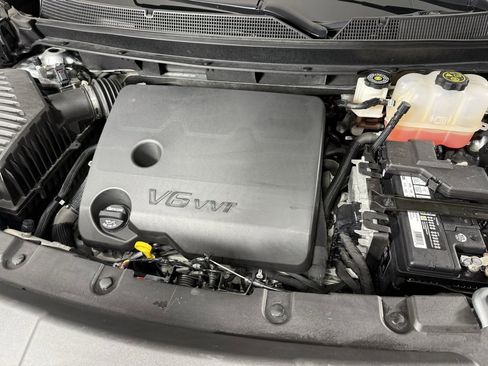 Used 2023 Chevrolet Traverse LT image 33