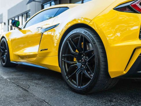 Used 2025 Chevrolet Corvette Z06 RWD image 9