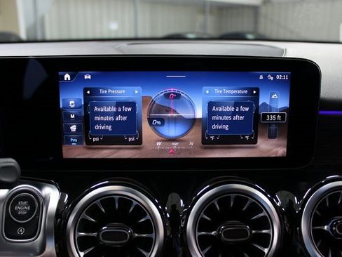 Used 2024 Mercedes-Benz GLB 250 4MATIC image 26