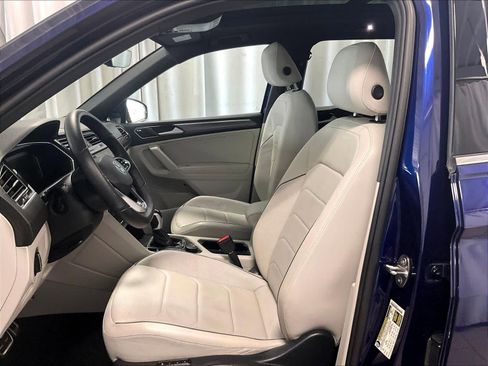 Used 2022 Volkswagen Tiguan SEL R-Line image 10