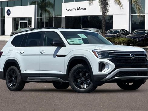 New 2026 Volkswagen Atlas Peak Edition AWD/4WD image 2