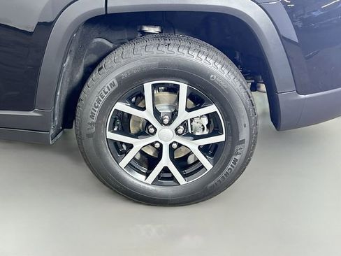 Used 2024 Jeep Grand Cherokee Limited w/ Trailer Tow Package image 25