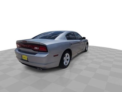Used 2014 Dodge Charger SE RWD image 8