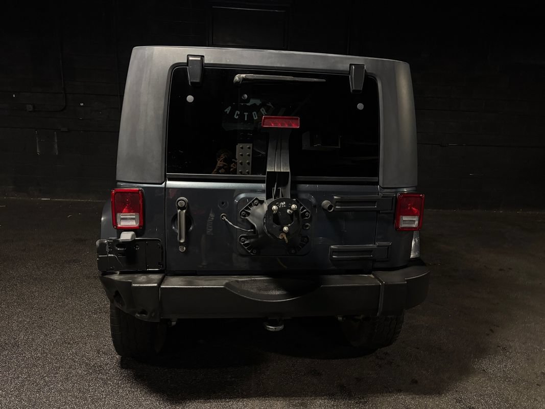 Used 2007 Jeep Wrangler Unlimited Sahara AWD/4WD image 6